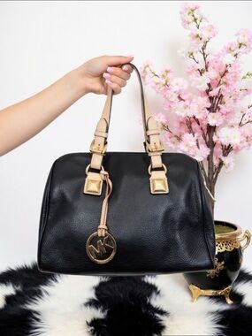 MICHAEL KORS GRAYSON PEBBLED LEATHER SATCHEL BLACK